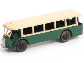 Lot 354 - DINKY TOYS (FRANCE) (1)