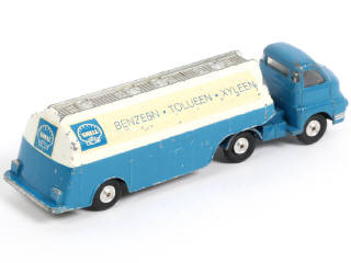 Lot 165 - CORGI TOYS (GB) (1)