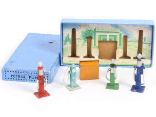 Lot 441 - DINKY TOYS (GB) (1)