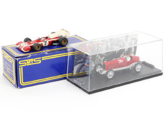 Lot 53 - DIVERS (2)