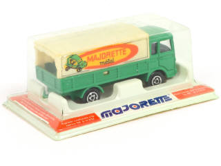 Lot 221 - MAJORETTE (FRANCE) (1)