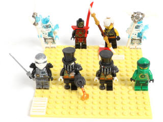 Lot 222 - LEGO (DANEMARK) (1)