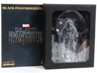 Lot 177 - MEZCO TOYS (CHINE) (1)