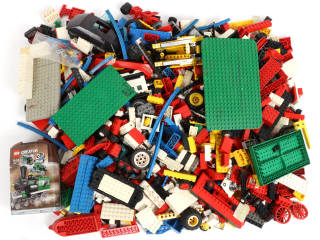 Lot 224 - LEGO (DANEMARK) (1)