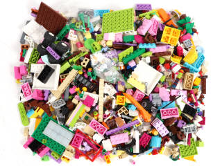 Lot 232 - LEGO (DANEMARK) (1)