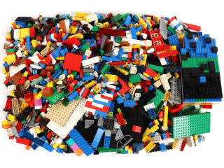 Lot 233 - LEGO (DANEMARK) (1)