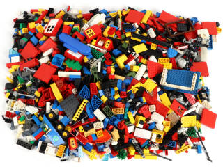 Lot 234 - LEGO (DANEMARK) (1)