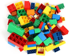 Lot 239 - LEGO (DANEMARK) (1)