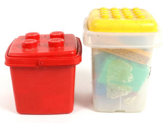 Lot 239 - LEGO (DANEMARK) (1)