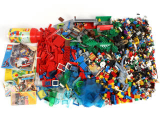 Lot 247 - LEGO (DANEMARK) (1)