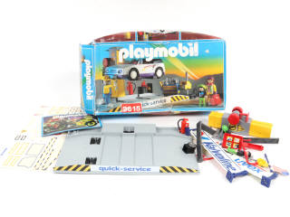 Lot 215 - PLAYMOBIL (ALLEMAGNE) (1)