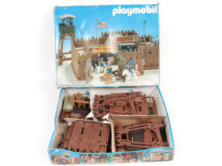 Lot 205 - PLAYMOBIL (ALLEMAGNE) (1)