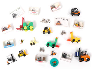 Lot 131 - DIVERS (25)