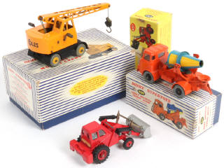 Lot 356 - DINKY TOYS (FRANCE) (3)