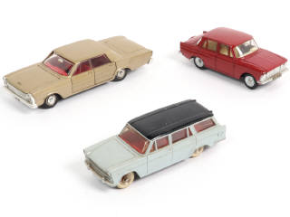 Lot 353 - DINKY TOYS (FRANCE) (3)