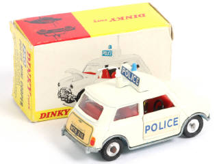 Lot 389 - DINKY TOYS (GB) (1)