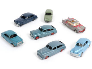 Lot 372 - DINKY TOYS (FRANCE) (7)