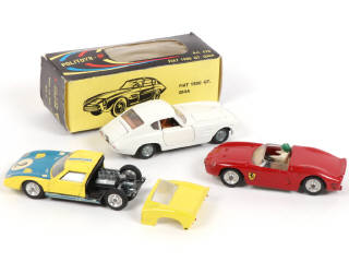 Lot 118 - DIVERS (3)