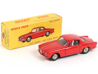 Lot 262 - DINKY TOYS (FRANCE) (1)