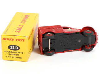 Lot 271 - DINKY TOYS (FRANCE) (1)