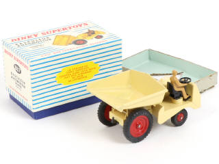 Lot 297 - DINKY TOYS (FRANCE) (1)