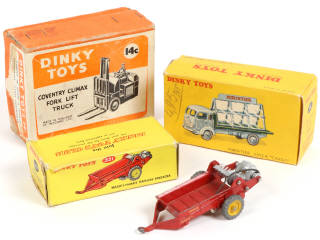 Lot 247 - DINKY TOYS (3)