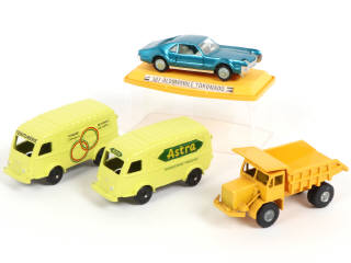 Lot 56 - DIVERS (4)