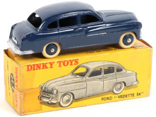 Lot 267 - DINKY TOYS (FRANCE) (1)
