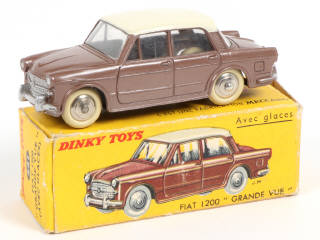 Lot 285 - DINKY TOYS (FRANCE) (1)