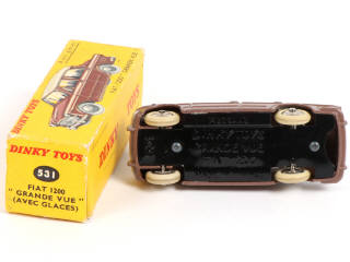 Lot 285 - DINKY TOYS (FRANCE) (1)