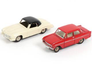 Lot 306 - DINKY TOYS (FRANCE) (2)
