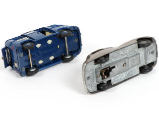 Lot 50 - DIVERS (2)