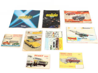 Lot 27 - DIVERS (9)