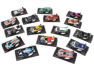 Lot 107 - DIVERS (16)