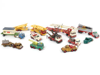 Lot 28 - DIVERS (11)
