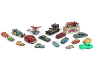 Lot 54 - DIVERS (18)