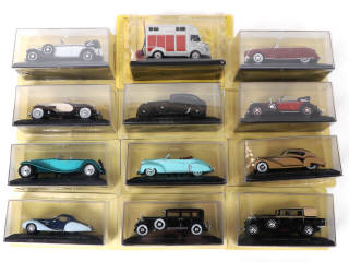Lot 96 - DIVERS (12)