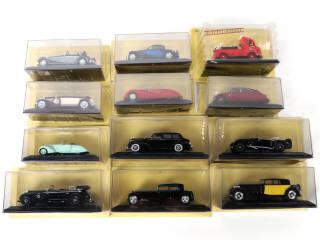 Lot 97 - DIVERS (12)