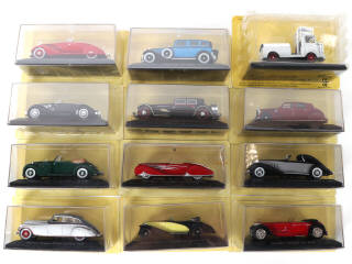 Lot 98 - DIVERS (12)