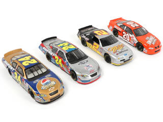 Lot 191 - DIVERS (4)