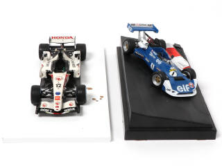 Lot 42 - DIVERS (2)