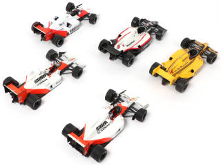 Lot 132 - DIVERS (5)