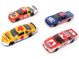 Lot 189 - DIVERS (4)