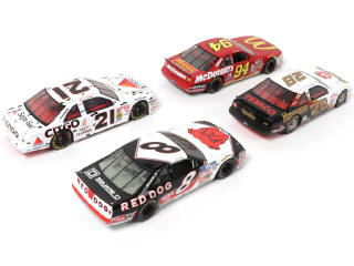 Lot 187 - DIVERS (4)