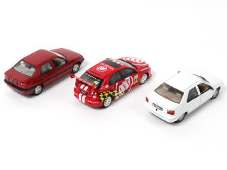 Lot 230 - DIVERS (JAPON) (3)