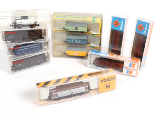 Lot 74 - DIVERS 'N' (11)