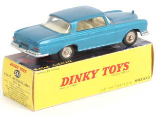Lot 349 - DINKY TOYS (FRANCE) (1)