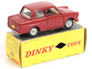 Lot 351 - DINKY TOYS (FRANCE) (1)