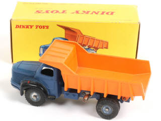 Lot 374 - DINKY TOYS (FRANCE) (1)