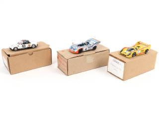 Lot 55 - DIVERS (3)